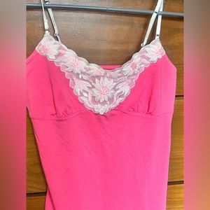 2000s American Eagle Outfitters Pink Camisole Floral Lace Trim Spaghetti Straps